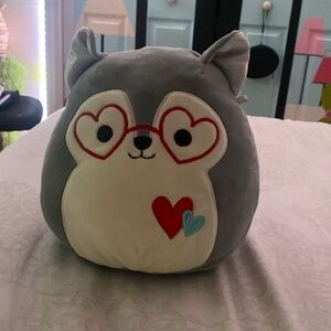 I am selling this because I have many squishmallows and no need to have them